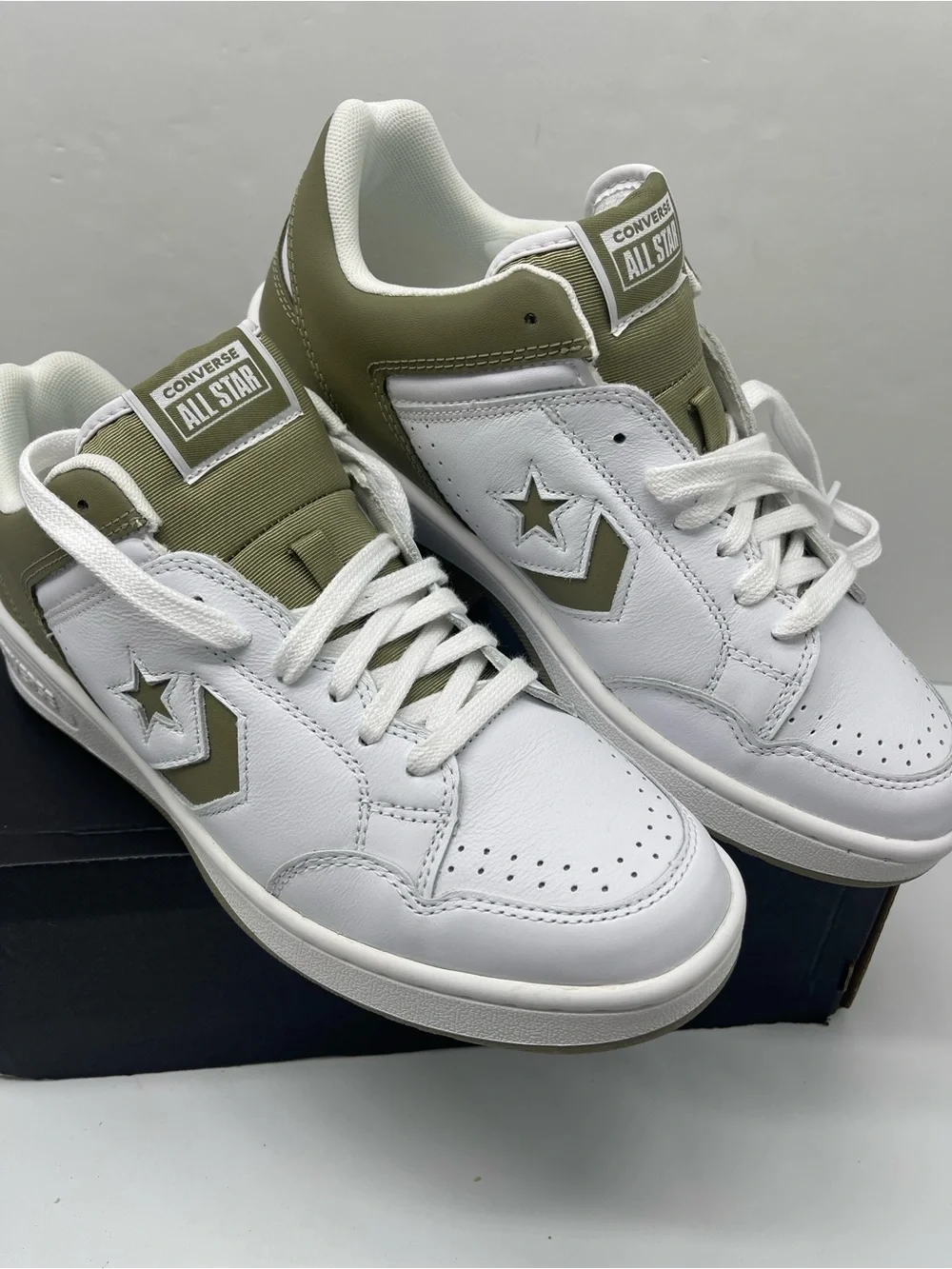 Converse •Men’s Sz 10 A11092C WEAPON OX
WHITE/MOSSY SLOTH/WHITE Athletic Sneaker - Picture 5 of 16